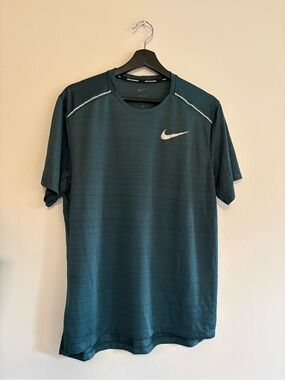 Nike Running Dri-FIT Shirt Mens Medium Dark Green Performance Training Top